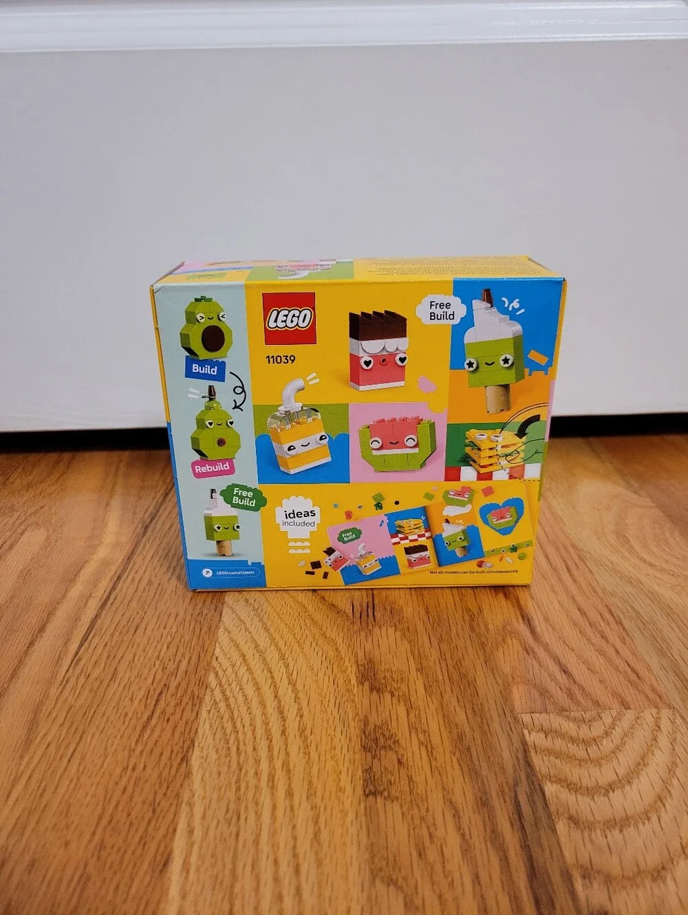 NIB LEGO Classic Creative Food Friends 11039 Brand New Sealed 150 Pcs- Birthday